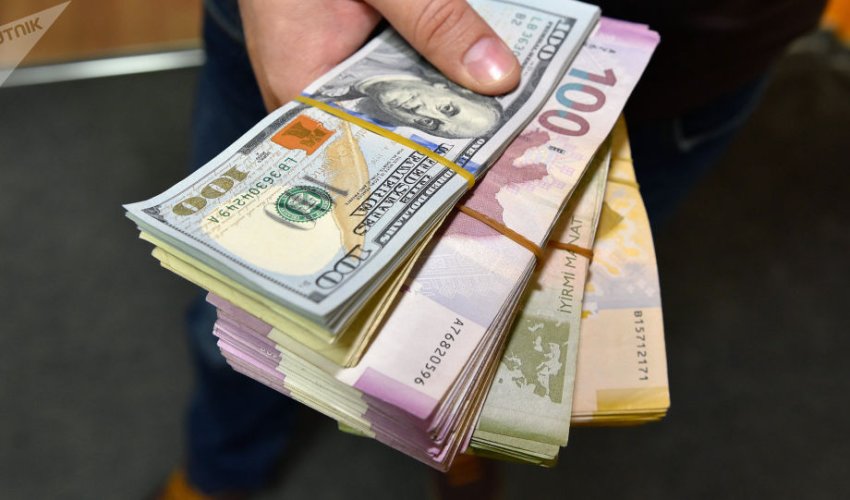 Avro uvuzlaşıb, rubl bahalaşıb - Məzənnə