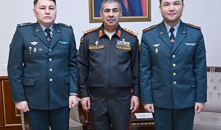 Qazaxıstanın yeni hərbi attaşesi Azərbaycanda təqdim olunub