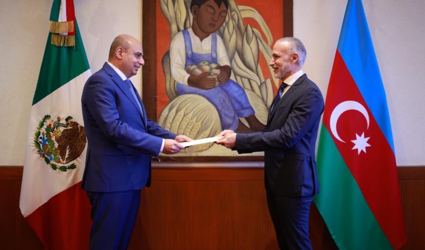 Посол Азербайджана вручил копии верительных грамот представителю МИД Мексики