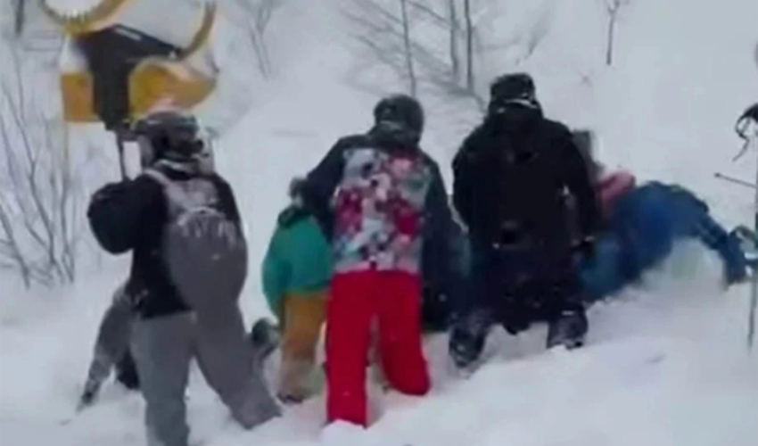 Gürcüstanda turistlər qar uçqunu altında qalıb