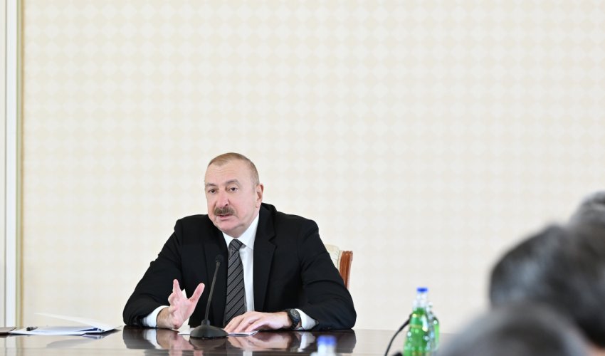 Алиев: ливни парализуют городской транспорт