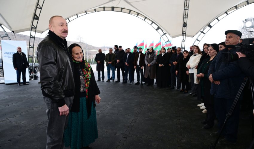 Президент Ильхам Алиев встретился в селе Ашагы Оратаг Агдеринского района с жителями сел Ашагы Оратаг, Чылдыран, Хейвалы и ЧапарБУДЕТ ОБНОВЛЕНО