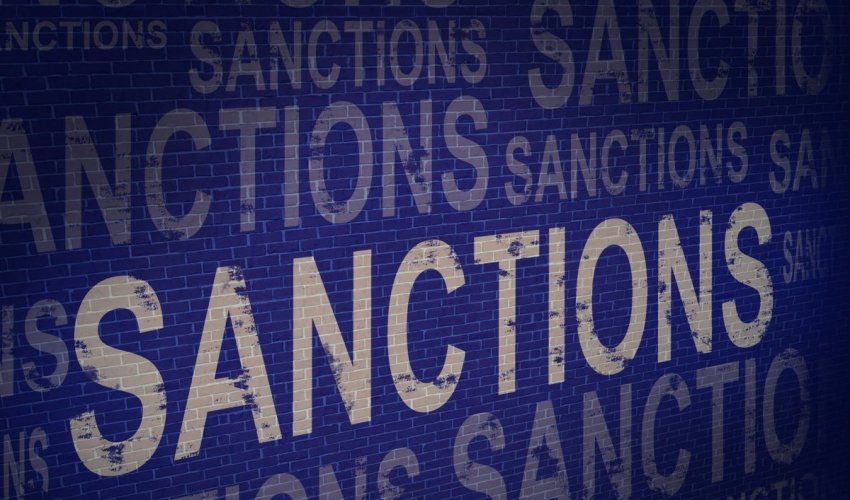 Трое граждан Азербайджана попали под санкции Швейцарии