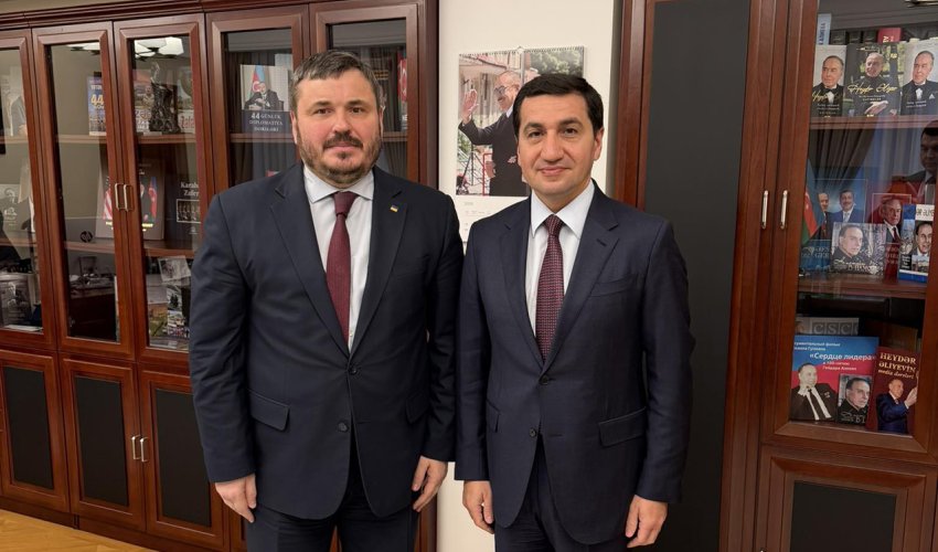 Hikmət Hacıyev Ukrayna səfiri ilə görüşüb