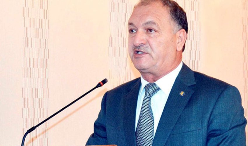 
Qoca Səmədovun oğlu Yevlaxda adam güllələyib