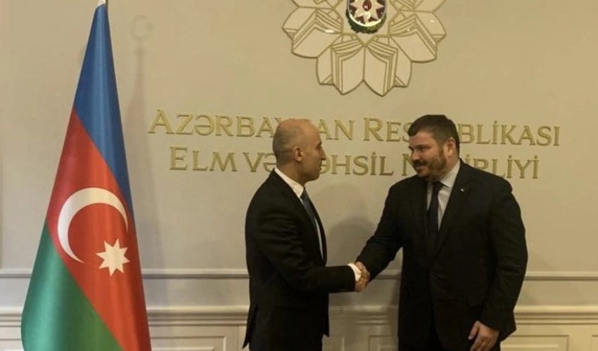 В Баку обсуждено расширение возможностей преподавания украинского языка в Азербайджане