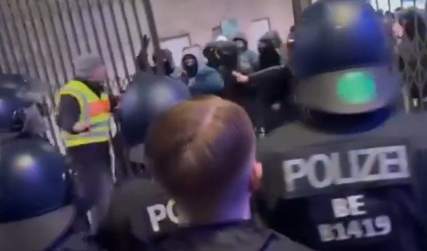 Более 50 человек пострадали в Берлине в стычках перед матчем второй Бундеслиги