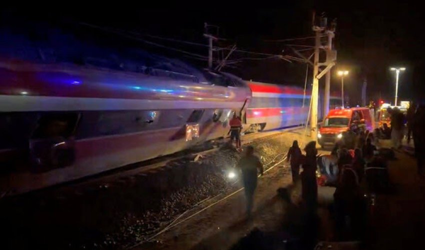 Число жертв ж/д аварии в Испании возросло до 41