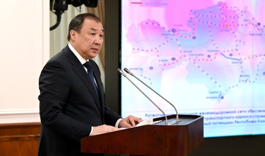 Казахстан ждет от Азербайджана и России данных по самолету AZAL