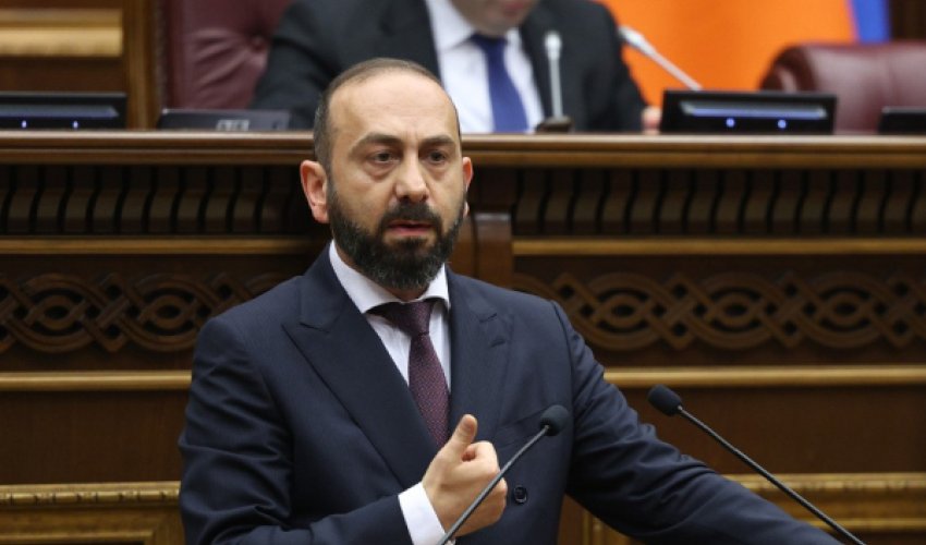 Мирзоян: Армения ведет диалог с Азербайджаном и Турцией по отдельности