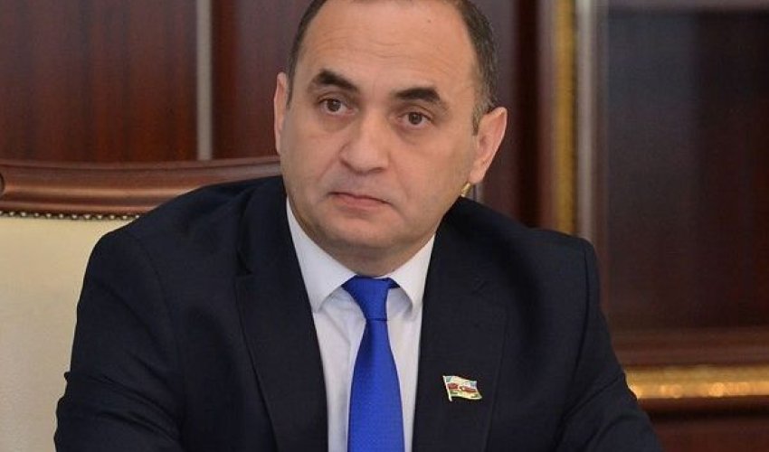 Deputat: Dərsliklərdə müəyyən problemlər var, rəqəmsallaşma zəruridir