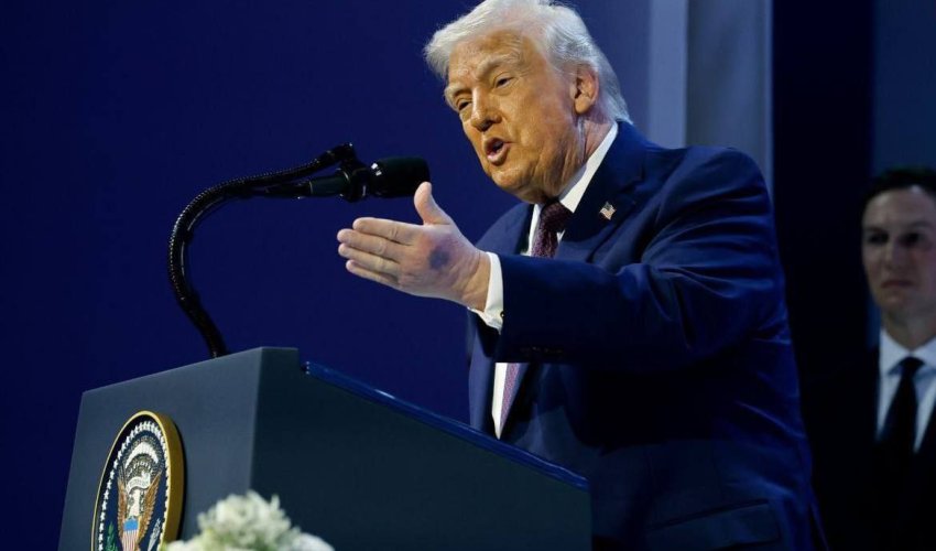 Bruising spotted on Trump&rsquo;s hand at Davos forum