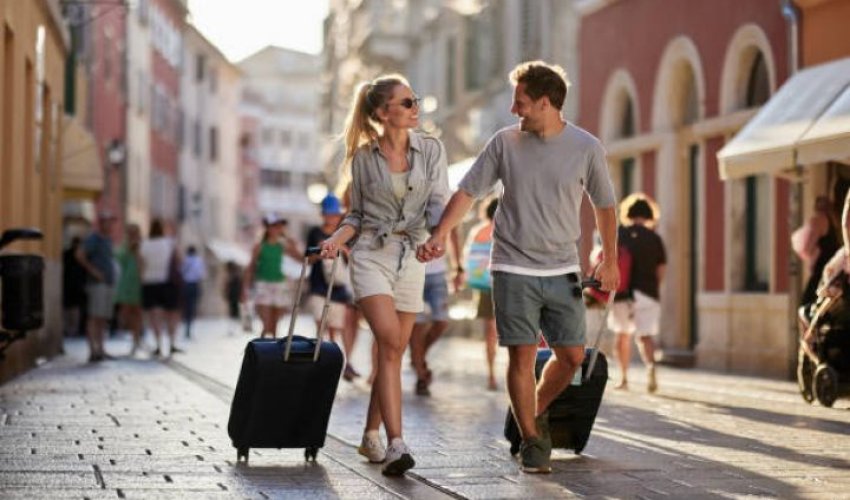 Azərbaycana turist axını 2 % azalıb