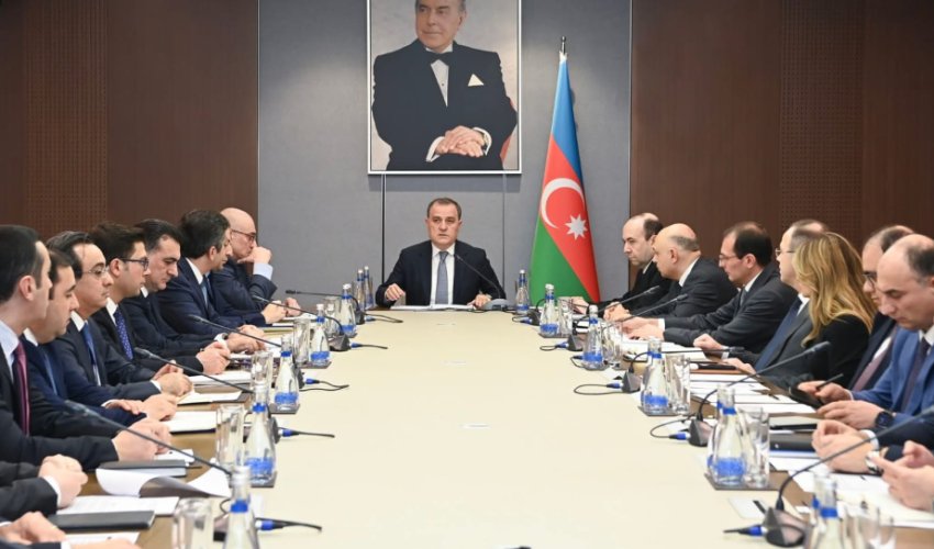 Xarici İşlər Nazirliyində geniştərkibli kollegiya iclası keçirilib