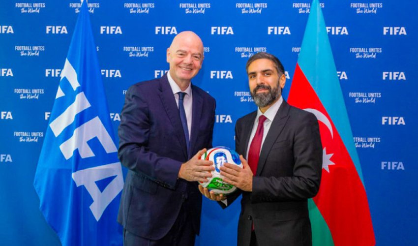 Rövşən Nəcəf FIFA prezidenti ilə görüşüb