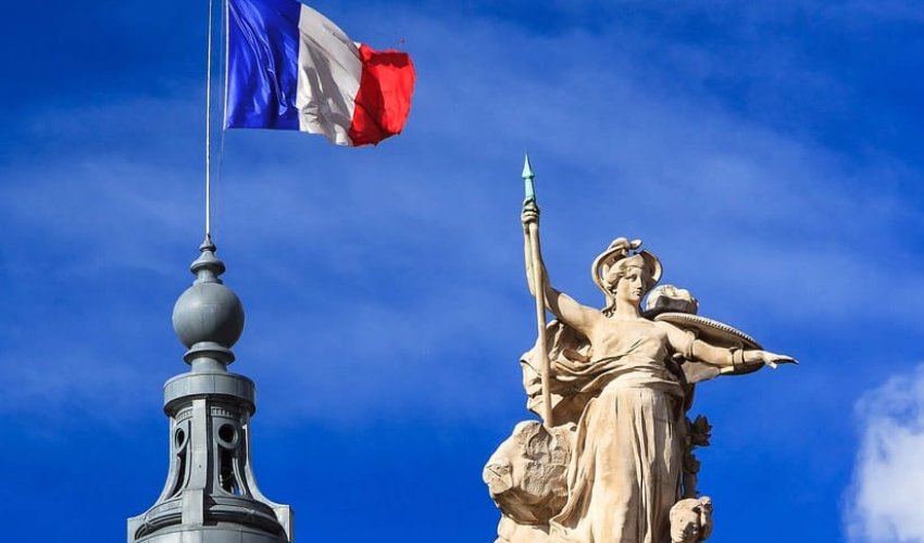 Во Франции откажутся от американских сервисов видеоконференций