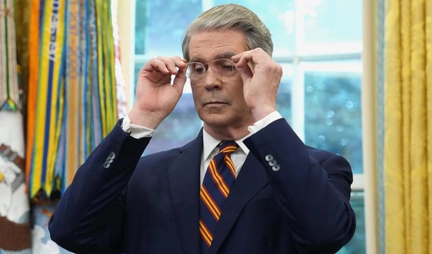 Бессент: Вашингтон не позволит Канаде стать "лазейкой" для товаров из КНР в США