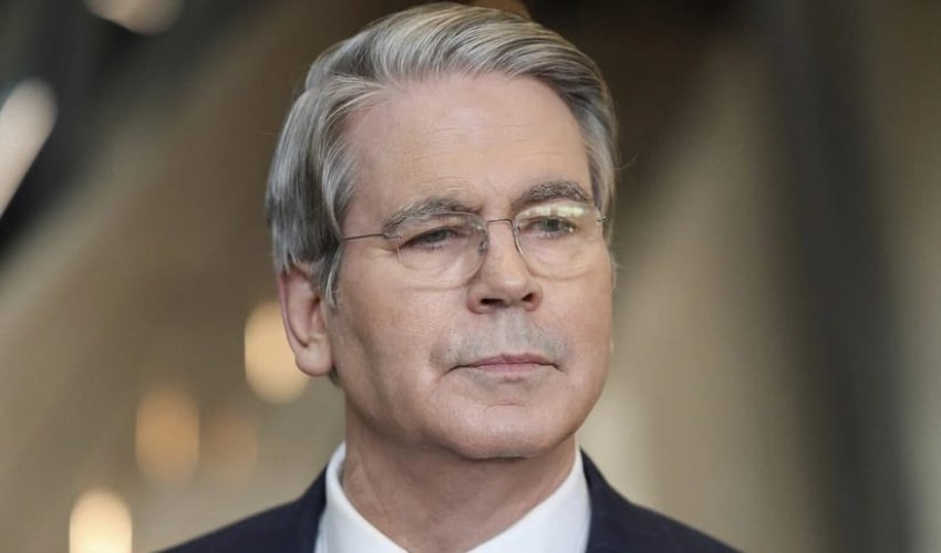 Бессент: США стратегически важно контролировать водные маршруты в Арктике