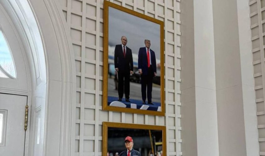 Photo of Putin and Trump displayed inside the White House