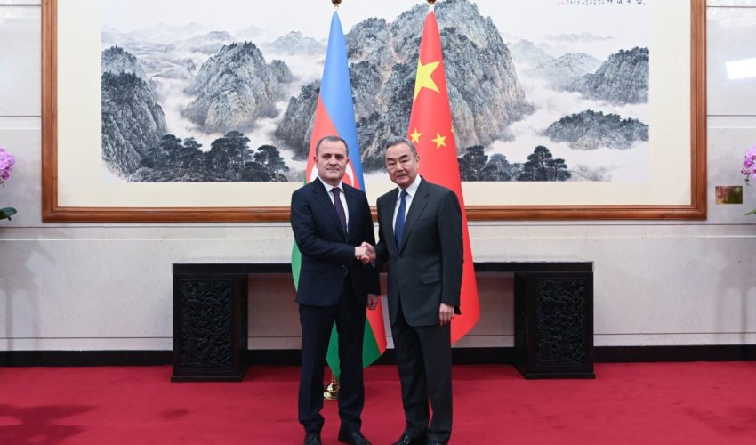 Bayramov holds talks with China&rsquo;s foreign minister in Beijing
