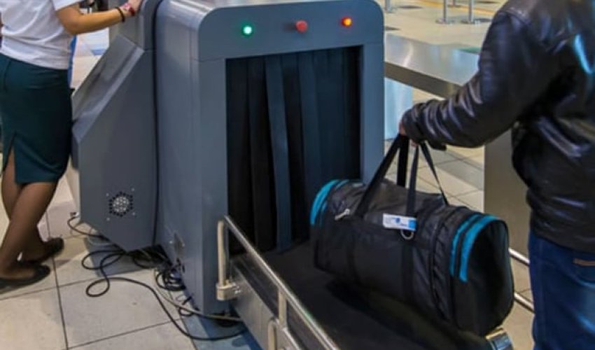 Nazirliyin əməkdaşı 18 kq qızılla tutulub - Evindən silah çıxıb