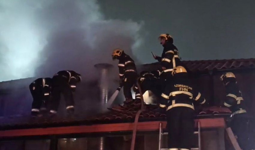 Bakıda restoran yanıb