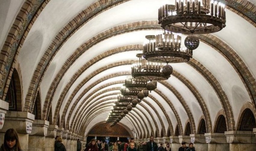 Kiyev metrosu fəaliyyətini dayandırdı