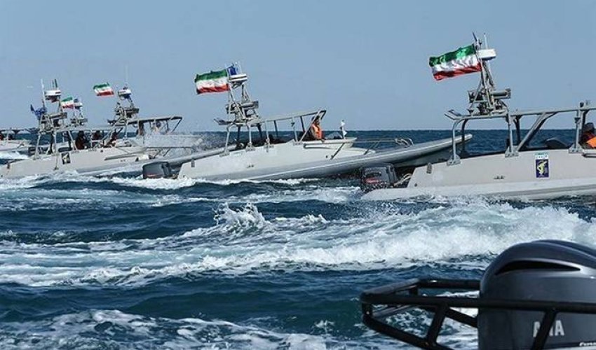 Иран начал двухдневные военно-морские учения в Ормузском проливе