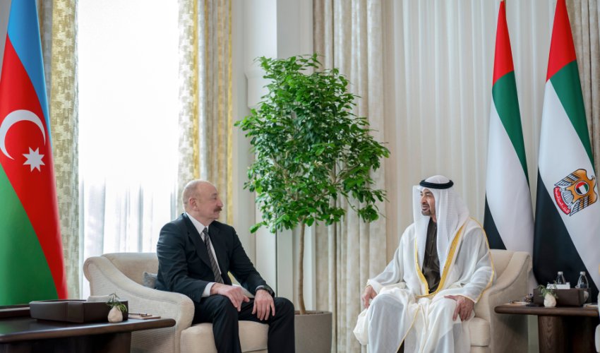İlham Əliyev Əbu-Dabidə Birləşmiş Ərəb Əmirliklərinin Prezidenti ilə görüşüb