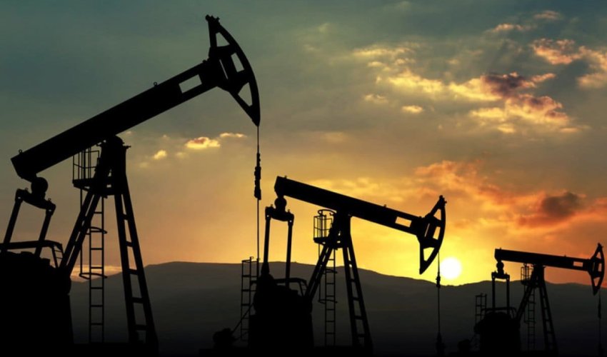 
Dünya bazarlarında neft 2%-dən artıq ucuzlaşıb