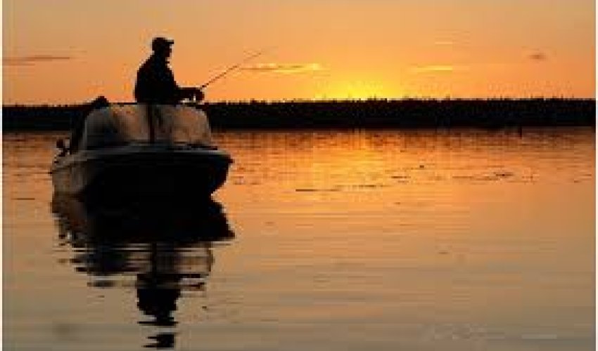 Four stranded fishermen rescued off Qaradag, Baku