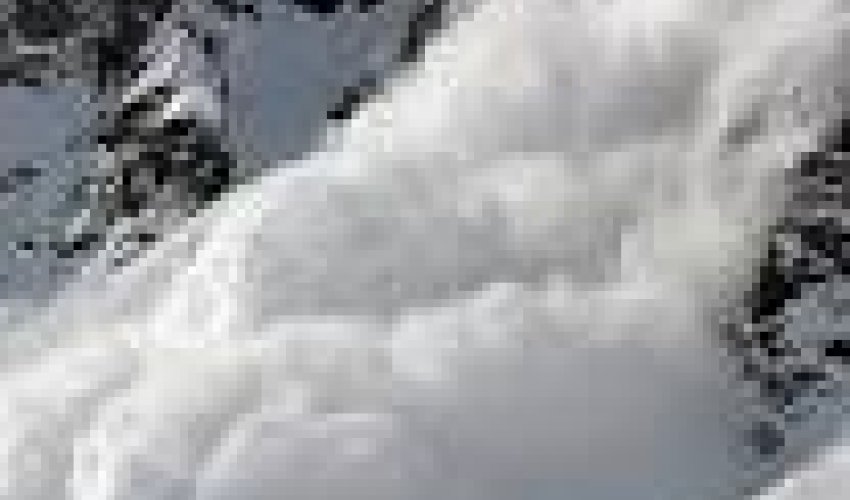 При сходе лавин на севере Италии погибли три лыжника