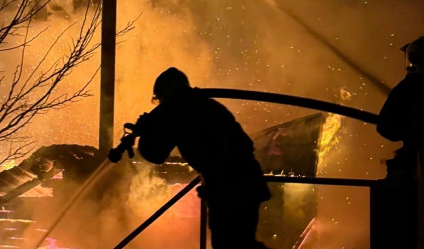 Zirədə söhbətgah yanıb