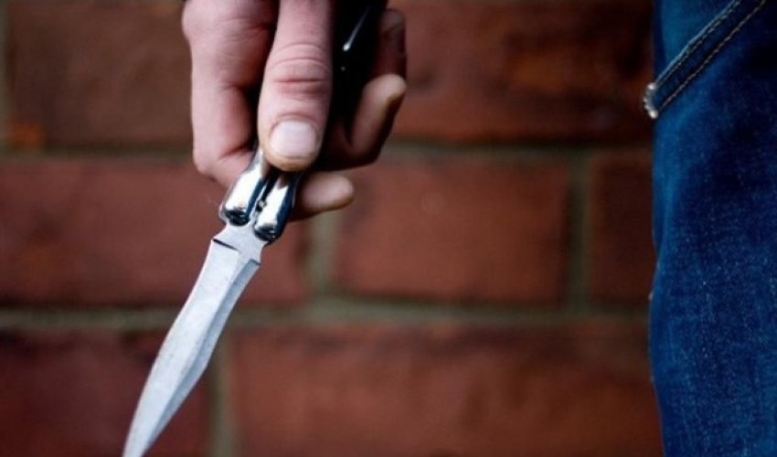 Şəmkirdə məktəbli bıçaqlanıb