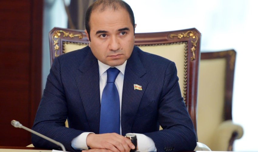 Deputat bələdiyyələrin xəritə və maliyyə problemlərinin inkişafı əngəllədiyini deyir