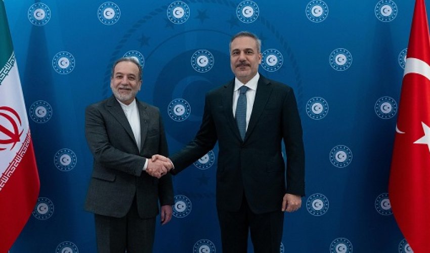 Türkiyə və İran XİN rəhbərləri arasında telefon danışığı olub