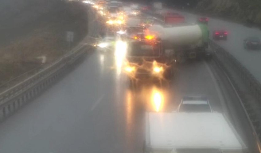 Bakı Dairəvi yolunda qəza sıxlığa səbəb olub