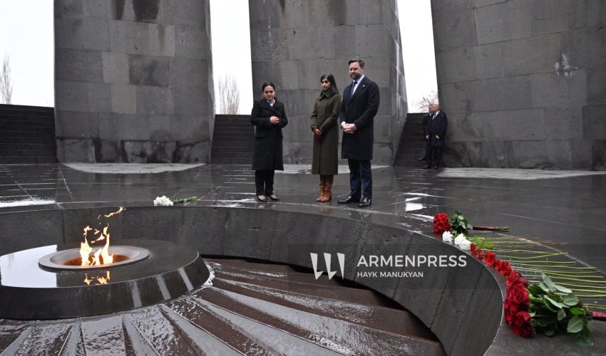Вэнс посетил мемориал жертв геноцида армян в Ереване