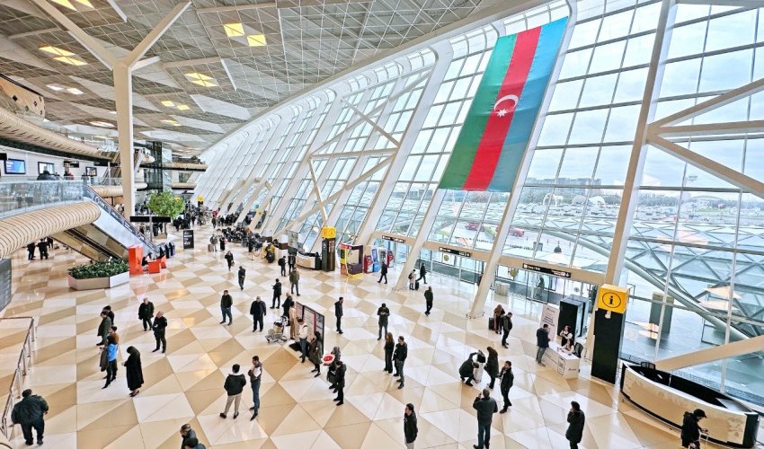 Bakı aeroportu sərnişinlərə alternativ marşrutlardan istifadə etməyi tövsiyə edib