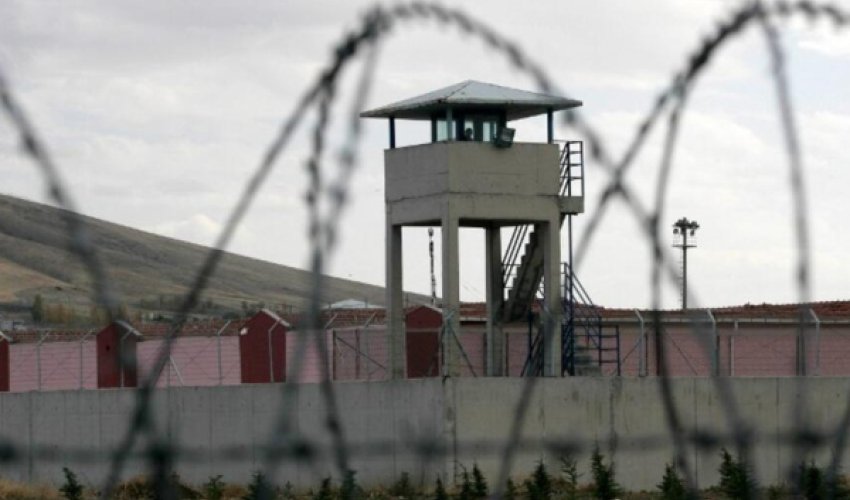 Турция может освободить тысячи боевиков