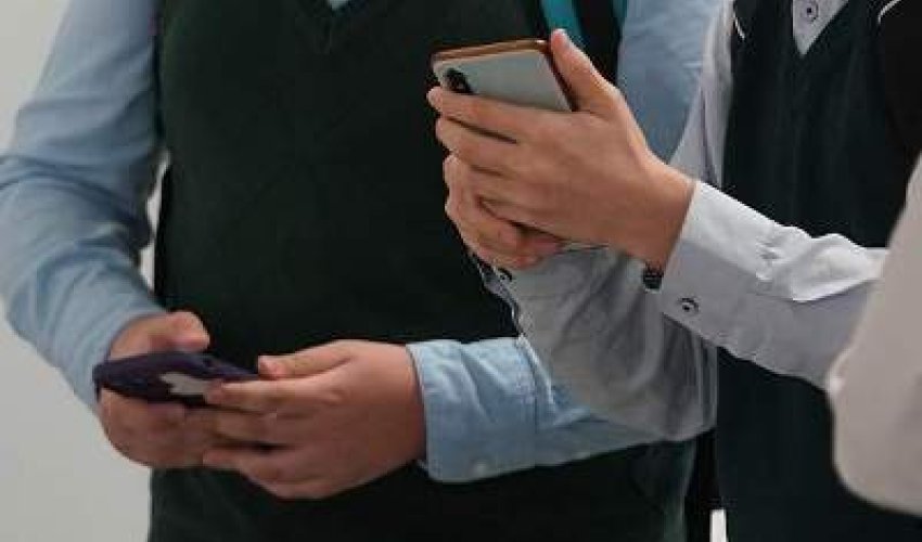 UK government may ban social media access for under-16s from 2026 &ndash; The Times