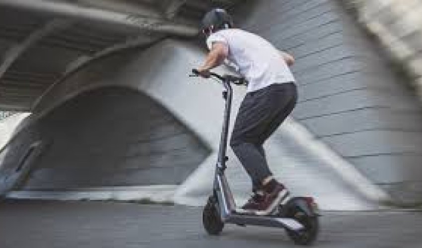 Widespread e-scooter use in Azerbaijan raises road safety concerns, Ombudsman says