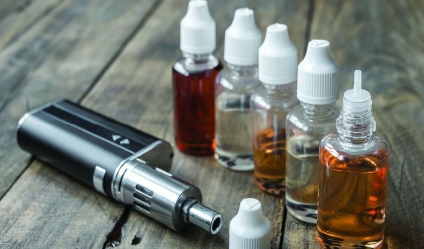 В Азербайджане введут штрафы за курение электронных сигарет на улице