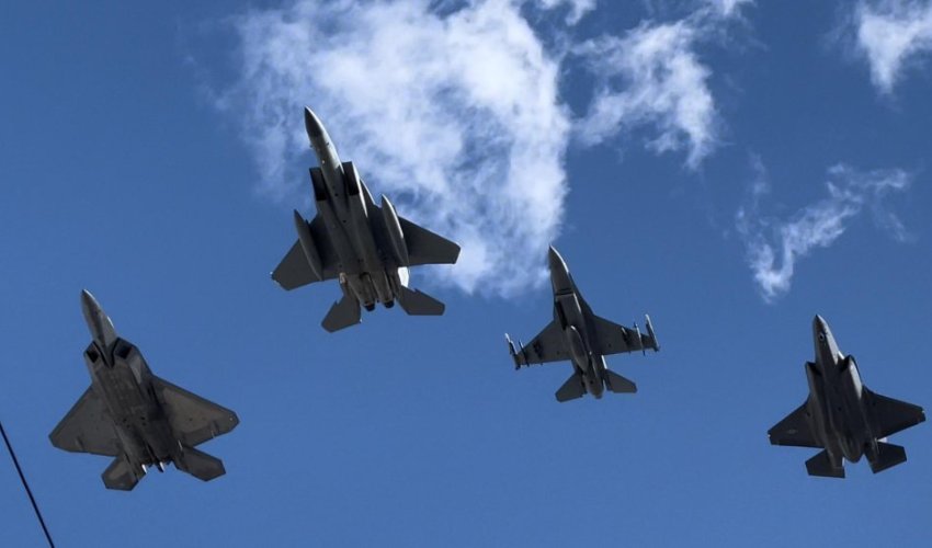 Более 50 американских истребителей уже на Ближнем Востоке