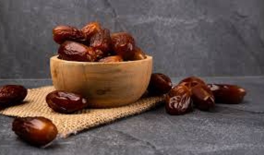 Saudi Arabia donates 5 tonnes of dates to Azerbaijan