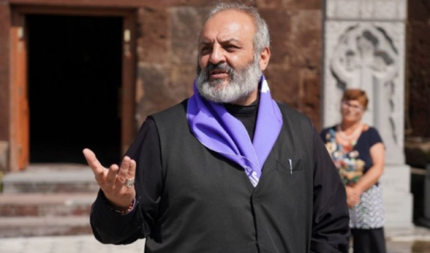 Архиепископу Галстаняну продлили арест