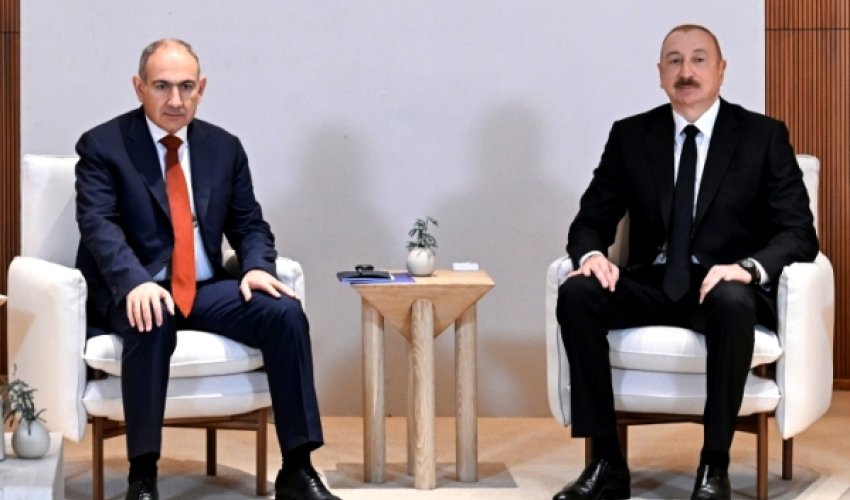 Алиев и Пашинян провели неформальную беседу