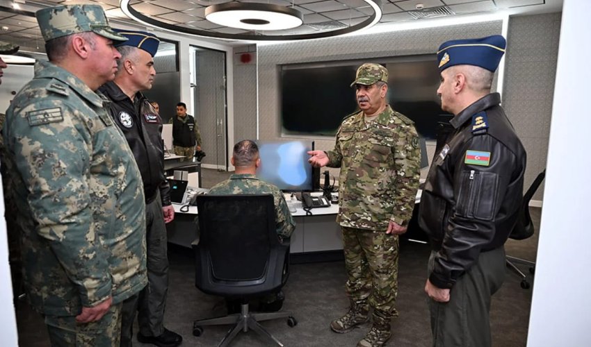 Zakir Həsənov hava hücumundan müdafiə bölmələrinin fəaliyyətini yoxlayıb