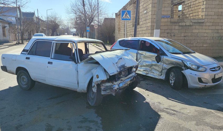 Gəncədə avtomobillər toqquşdu