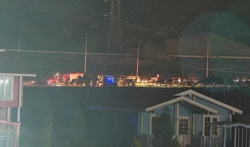 В Баку горел автомобиль: образовалась пробка